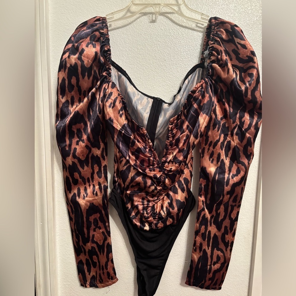 Pretty little thing leopard body suit 4